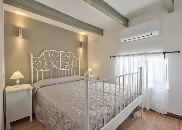 Apartmán Borgo 1 & 2-bedroom Self-catering In By Tritoni *