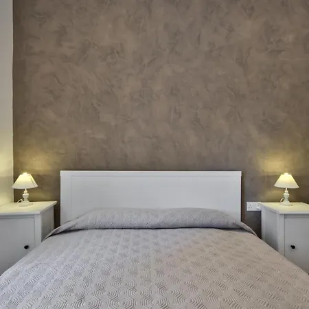 Borgo 1 & 2-bedroom Self-catering In By Tritoni * バレッタ