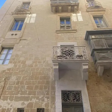 Borgo 1 & 2-bedroom Self-catering In By Tritoni דירה *