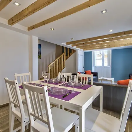 Borgo 1 & 2-bedroom Self-catering In By Tritoni דירה