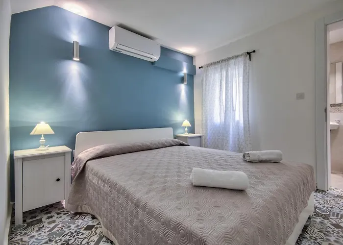 Διαμέρισμα Borgo 1 & 2-bedroom Self-catering In By Tritoni Βαλέτα