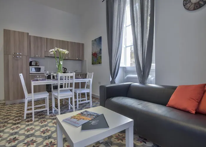Borgo 1 & 2-bedroom Self-catering In By Tritoni Apartament