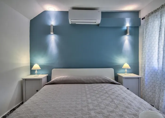 Borgo 1 & 2-bedroom Self-catering In By Tritoni * Βαλέτα