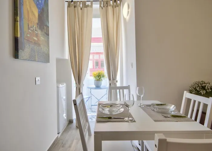 Borgo 1 & 2-bedroom Self-catering In By Tritoni Apartament