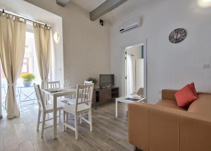 Διαμέρισμα Borgo 1 & 2-bedroom Self-catering In By Tritoni