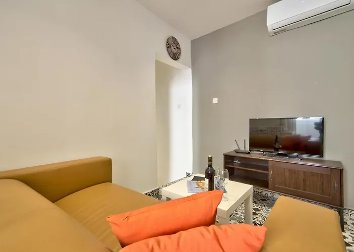 Διαμέρισμα Borgo 1 & 2-bedroom Self-catering In By Tritoni