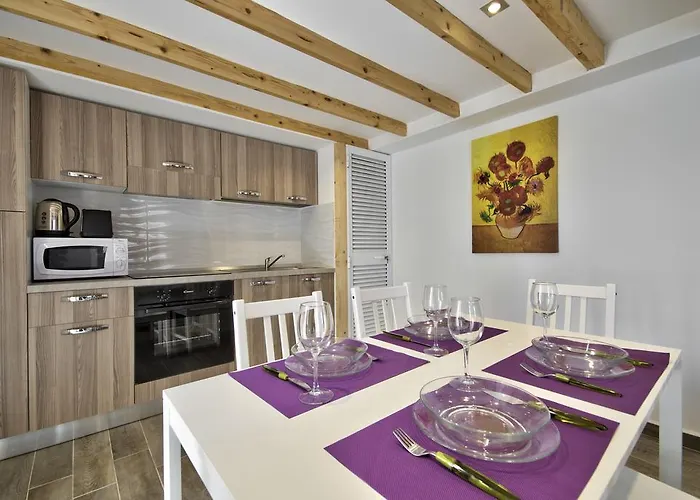 Borgo 1 & 2-bedroom Self-catering In By Tritoni Διαμέρισμα Βαλέτα