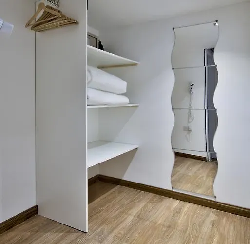 Διαμέρισμα Borgo 1 & 2-bedroom Self-catering In By Tritoni Βαλέτα